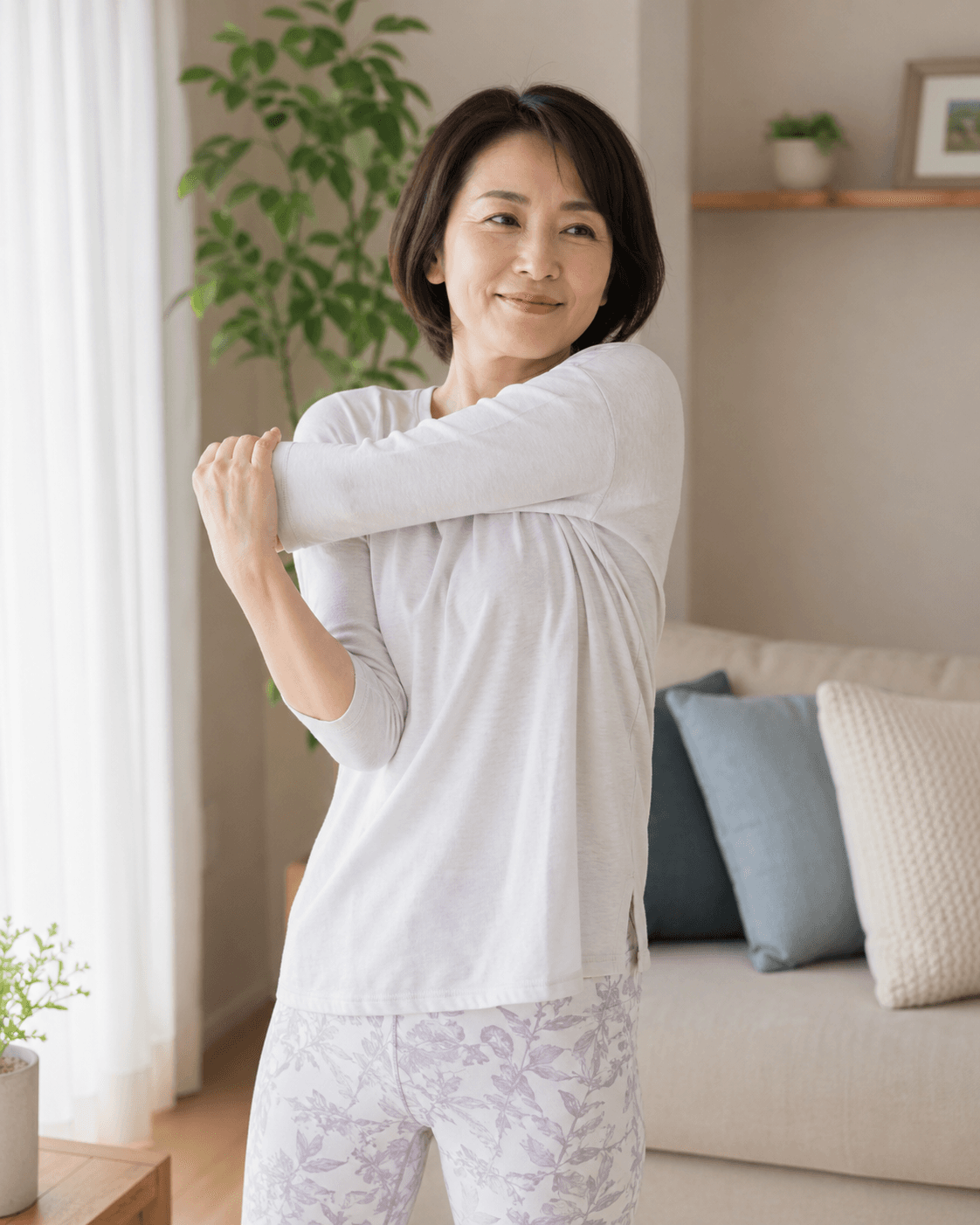自宅でやさしく整える日本人45代女性